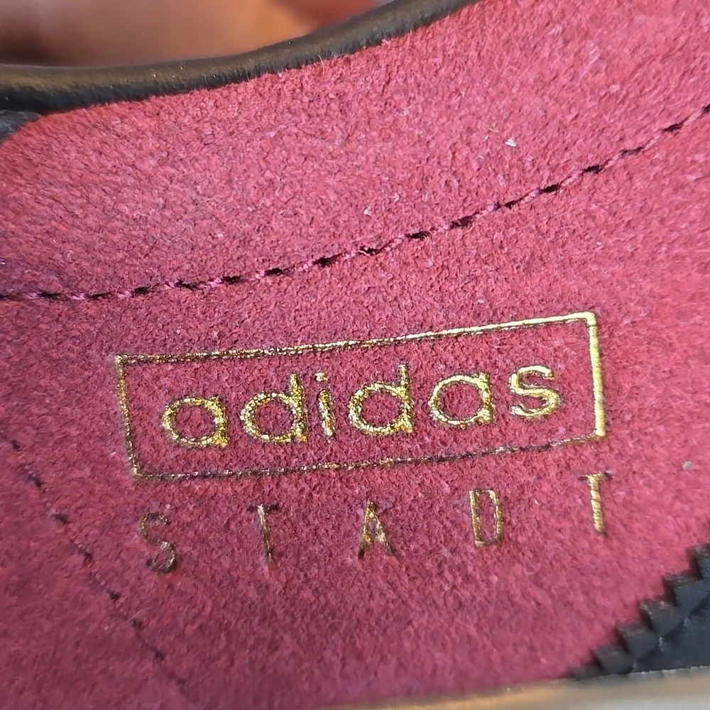 Mens Adidas STADT Burgundy With Black Strips Size 10 Brand New